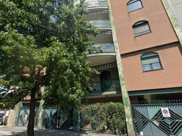 locale commerciale in vendita a Milano