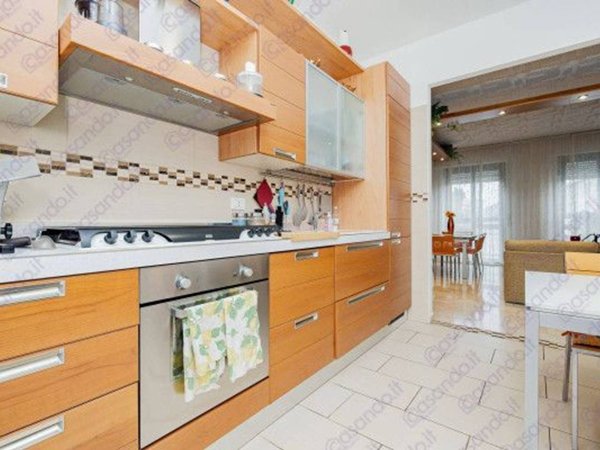 appartamento in vendita a Milano in zona Gorla