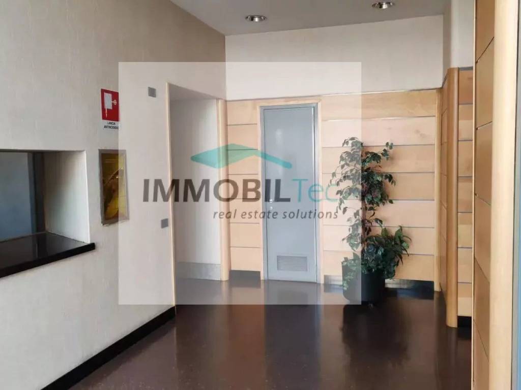 negozio in vendita a Milano in zona Isola