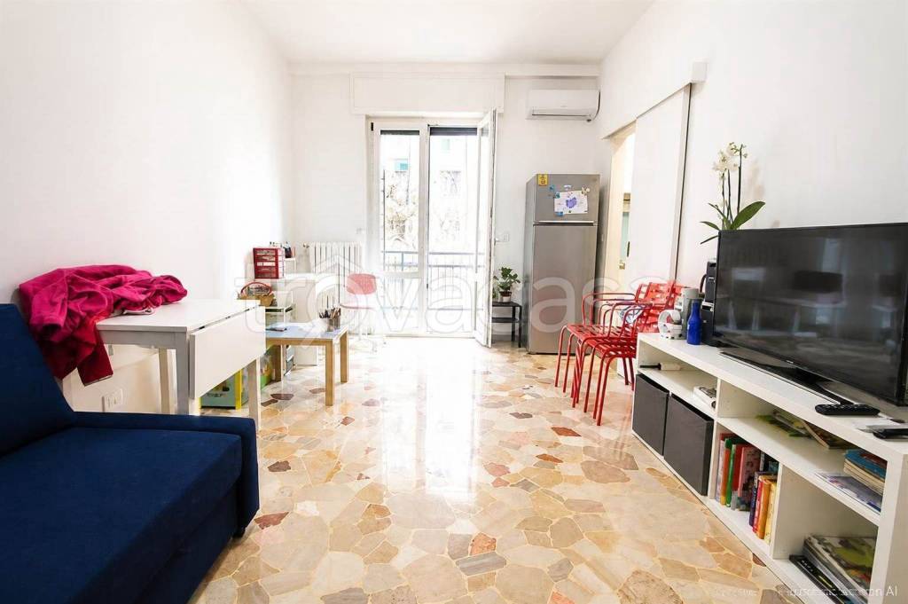 appartamento in vendita a Milano in zona Lorenteggio