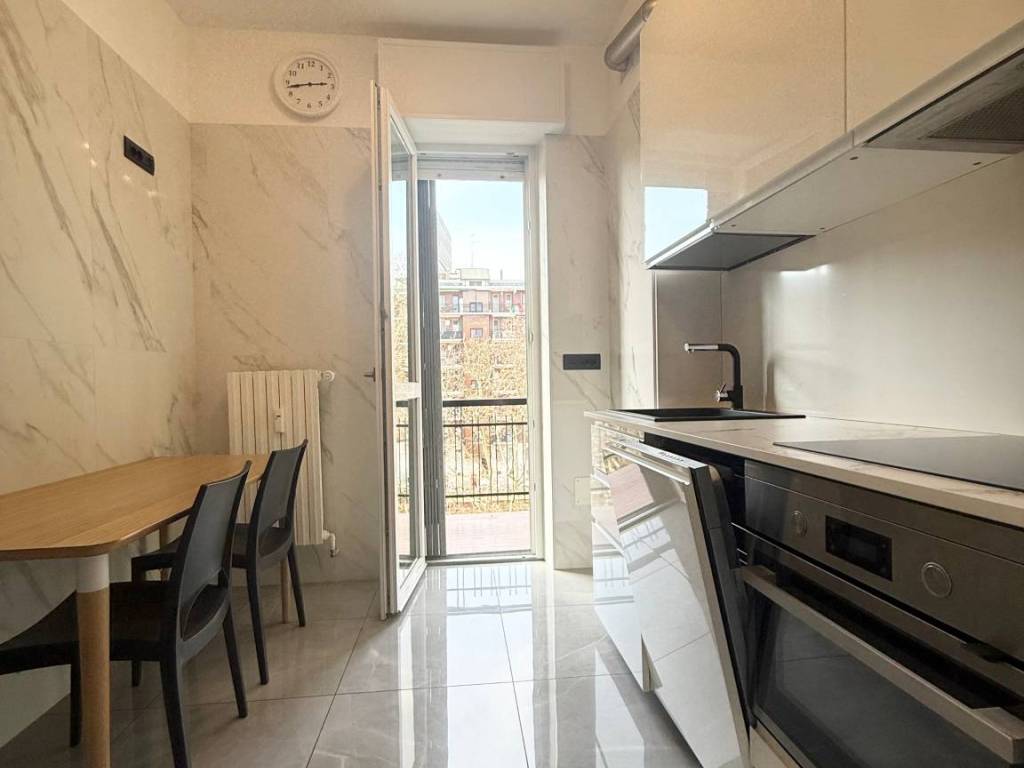 appartamento in vendita a Milano in zona Famagosta