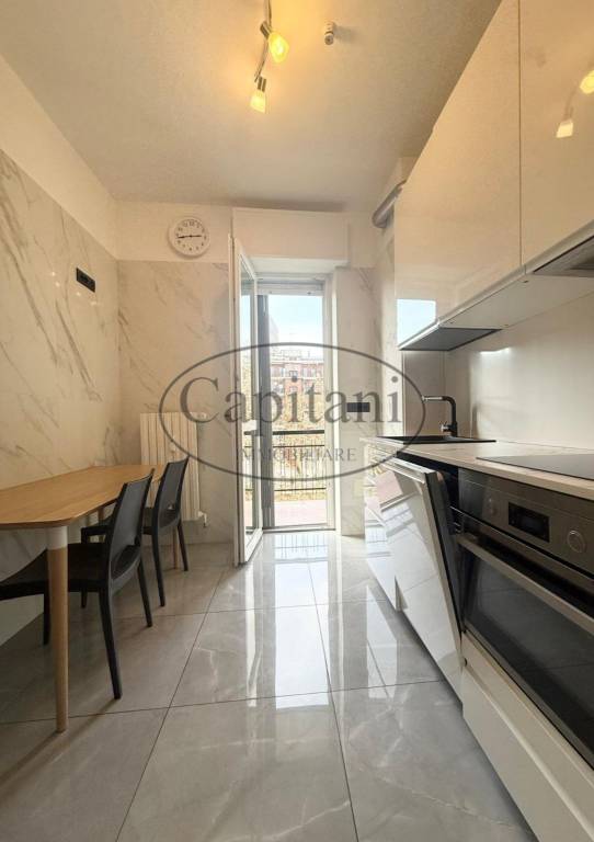 appartamento in vendita a Milano in zona Famagosta