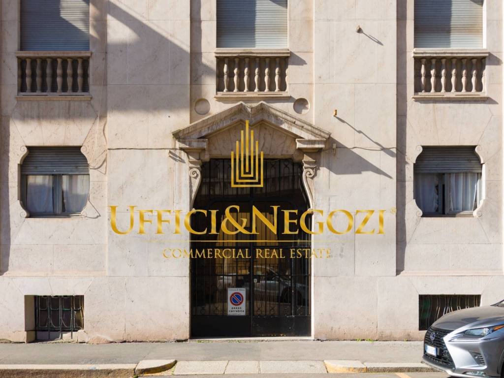 ufficio in vendita a Milano in zona Guastalla