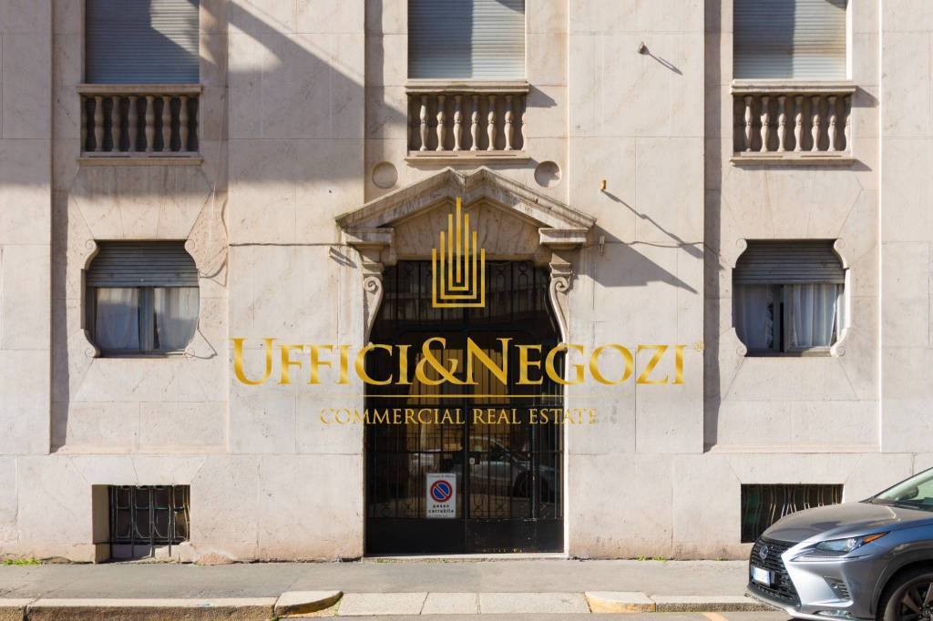 ufficio in vendita a Milano in zona Guastalla