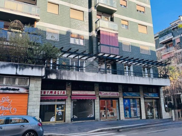 negozio in vendita a Milano in zona Solari