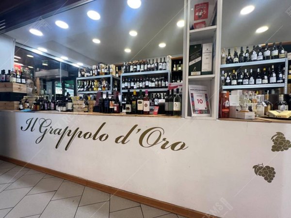 negozio in vendita a Milano in zona Solari