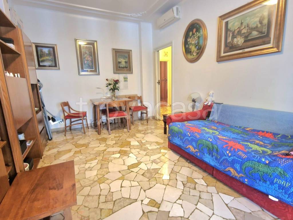 appartamento in vendita a Milano in zona Città Studi