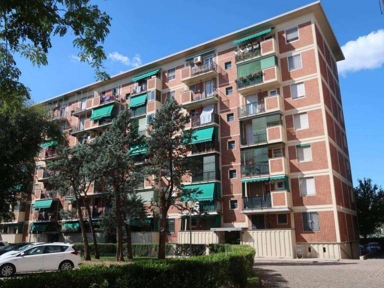 appartamento in vendita a Milano in zona Quartiere degli Olmi