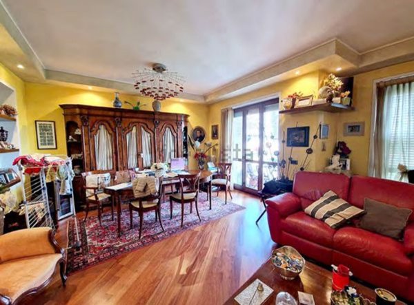 appartamento in vendita a Milano in zona Famagosta