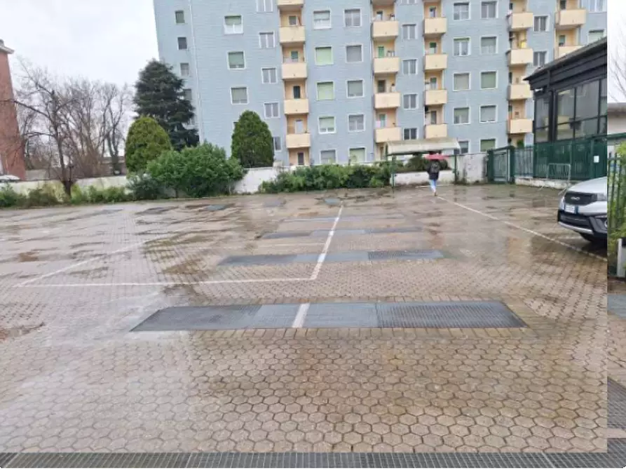 locale di sgombero in vendita a Milano