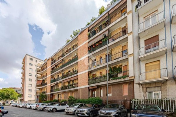 appartamento in vendita a Milano in zona Cadorna