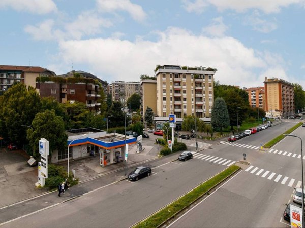 appartamento in vendita a Milano in zona Famagosta