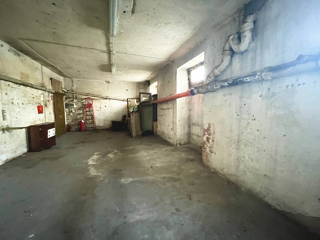 locale commerciale in vendita a Milano in zona Città Studi