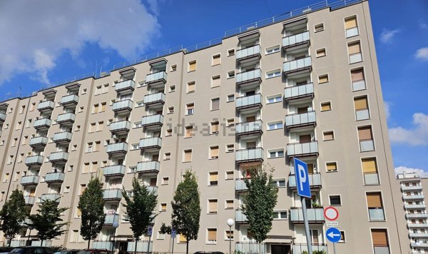 appartamento in vendita a Milano in zona Quarto Oggiaro
