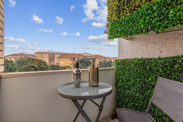 appartamento in vendita a Milano in zona Chiesa Rossa