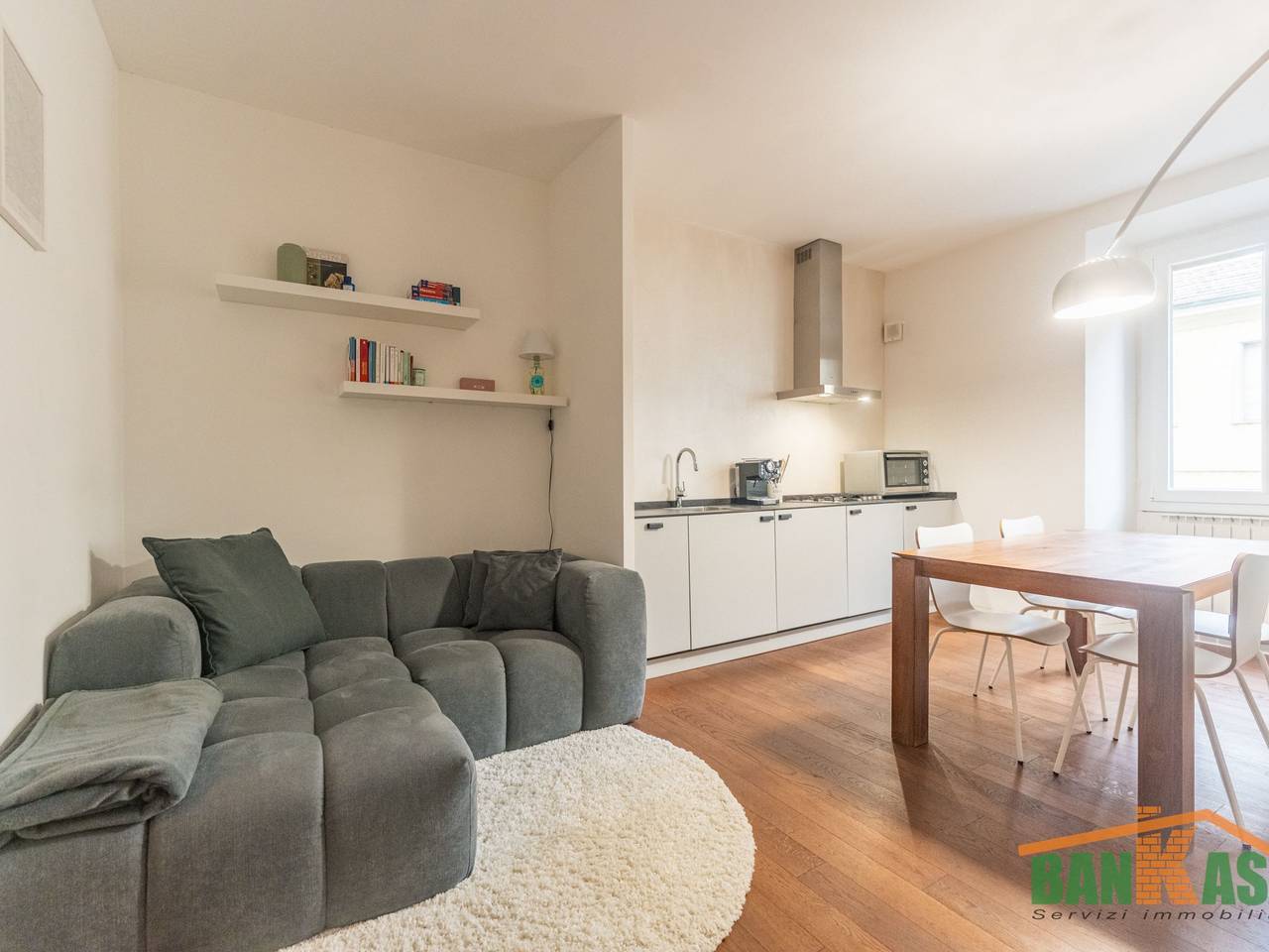 appartamento in vendita a Milano in zona Porta Nuova