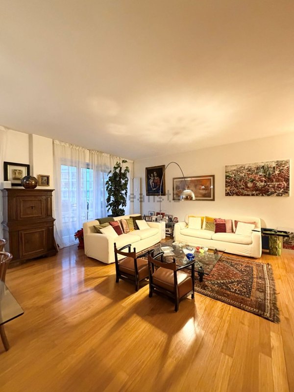 appartamento in vendita a Milano in zona Città Studi