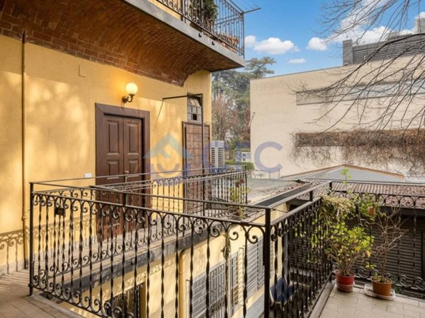 appartamento in vendita a Milano in zona Lambrate