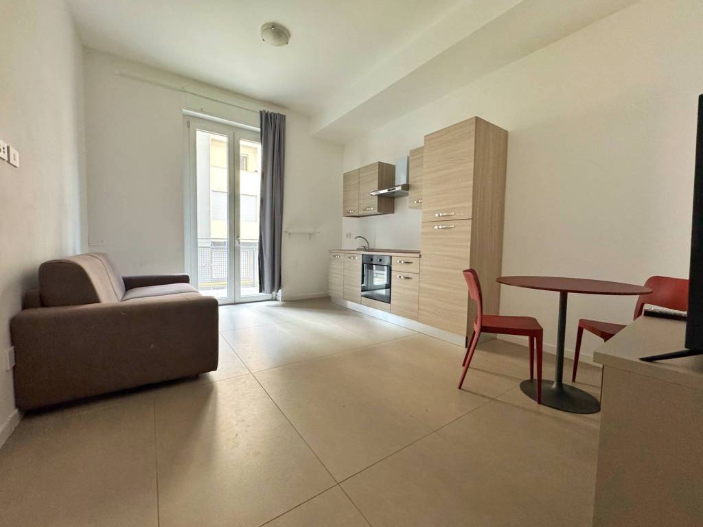 appartamento in vendita a Milano in zona Guastalla