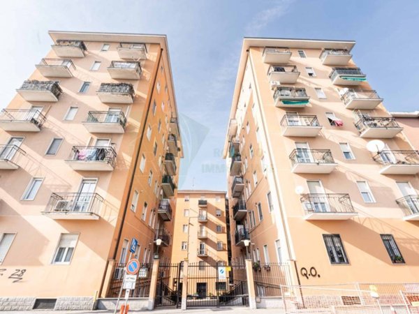appartamento in vendita a Milano in zona Adriano