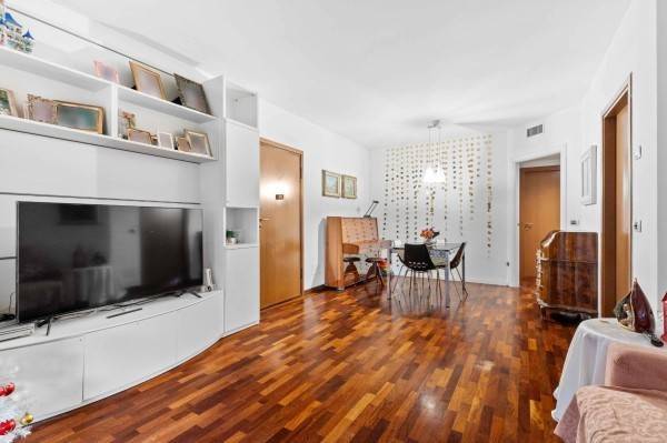 appartamento in vendita a Milano in zona Famagosta