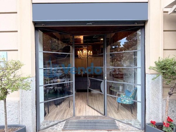 negozio in vendita a Milano in zona Porta Romana