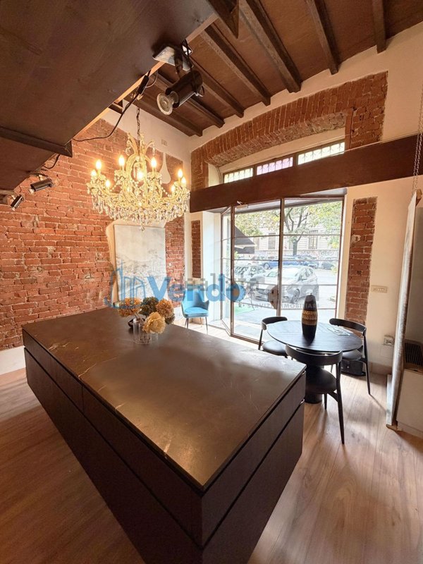 negozio in vendita a Milano in zona Porta Romana