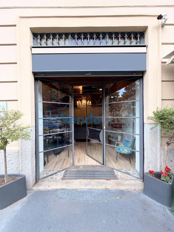 negozio in vendita a Milano in zona Porta Romana