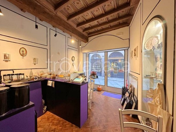 negozio in vendita a Milano in zona Sant'Ambrogio