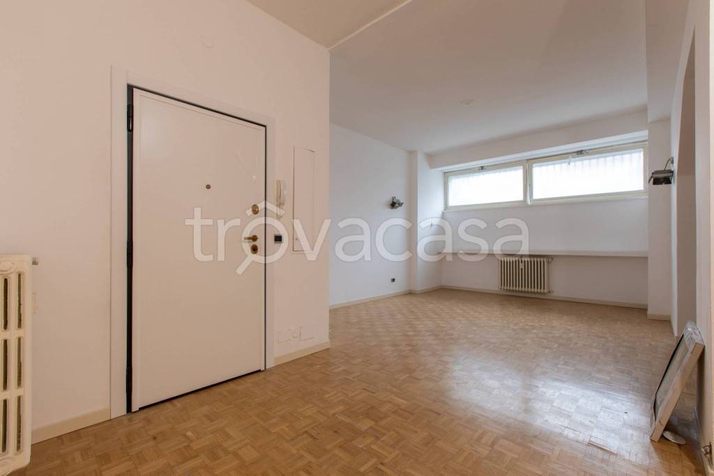 appartamento in vendita a Milano in zona Sempione