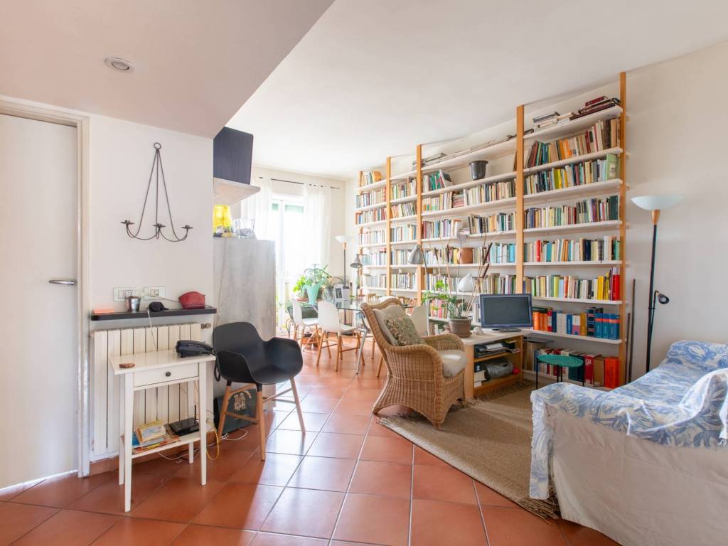 appartamento in vendita a Milano in zona Solari