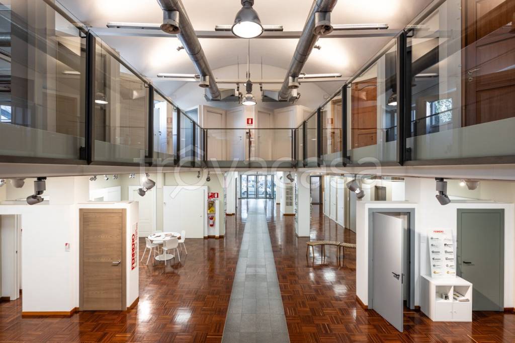 negozio in vendita a Milano in zona Casoretto