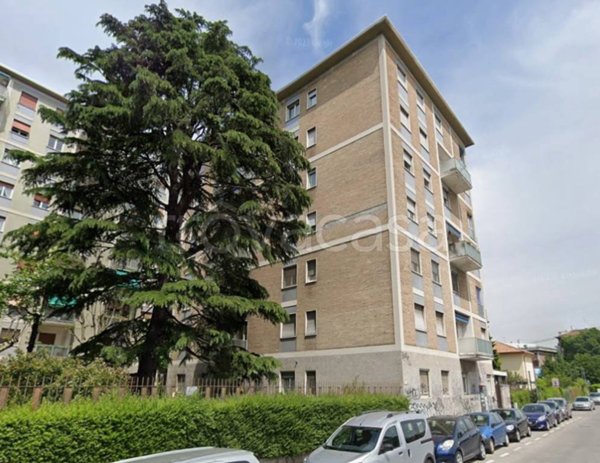 appartamento in vendita a Milano in zona Crescenzago
