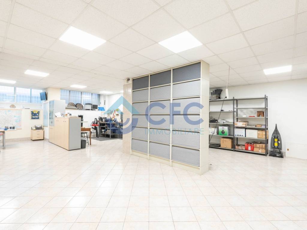 negozio in vendita a Milano in zona Crescenzago