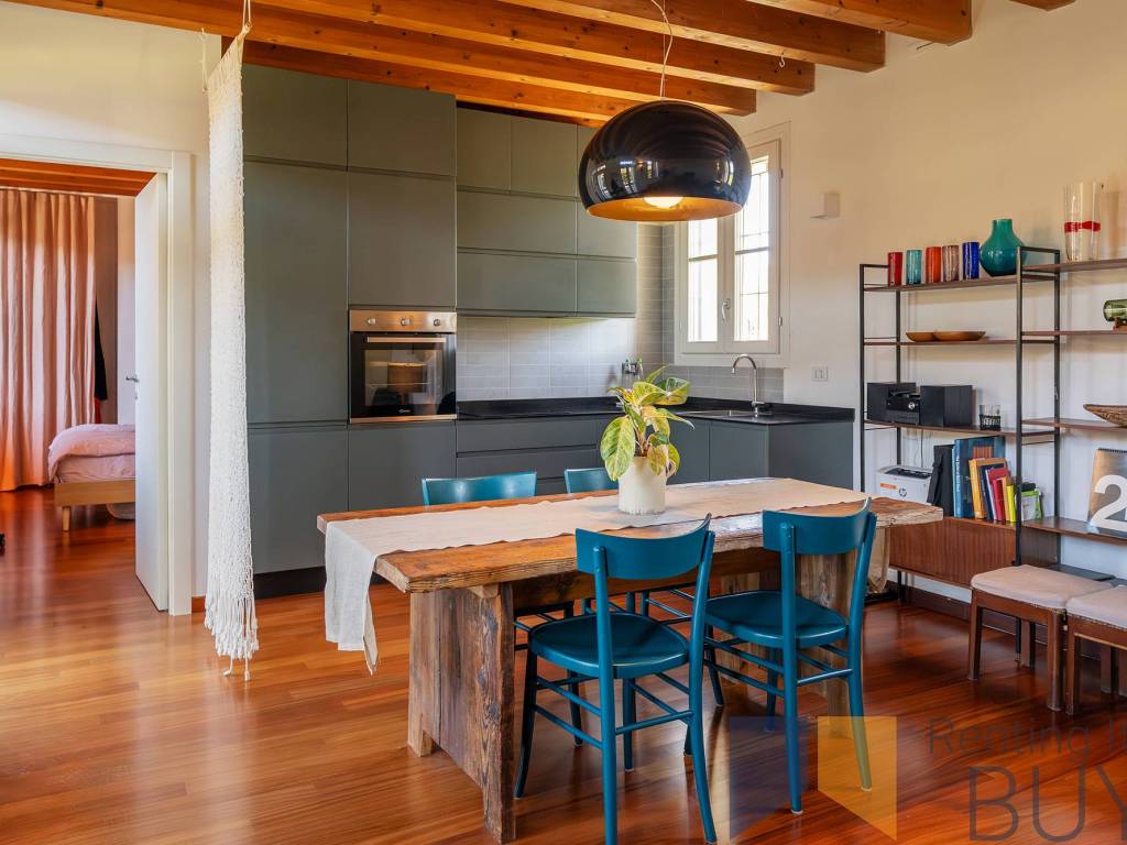 appartamento in vendita a Milano in zona Barona