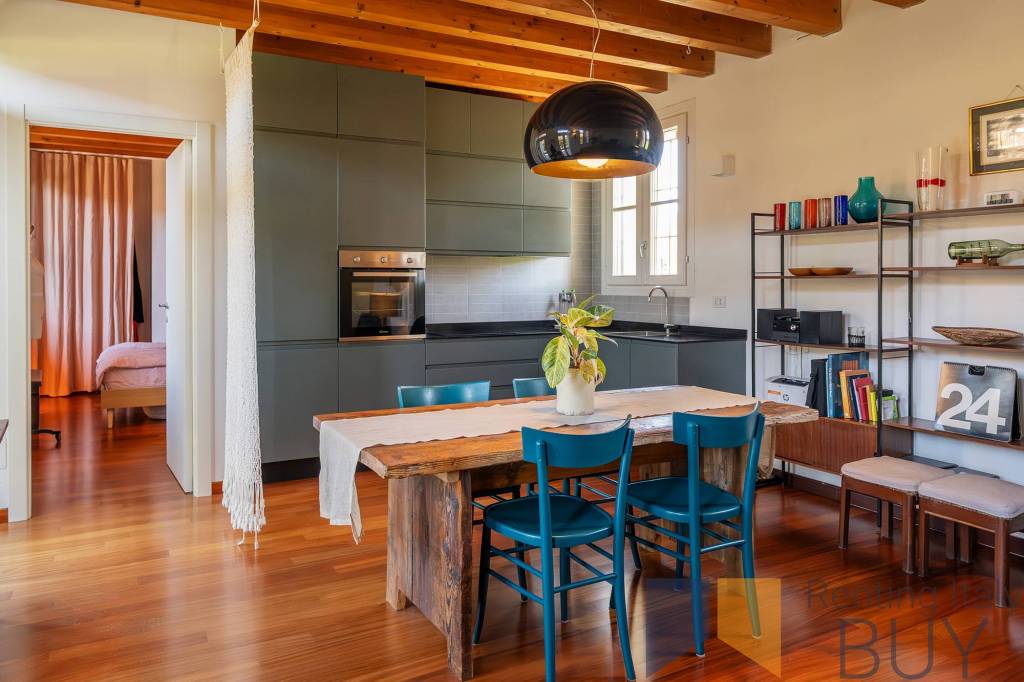 appartamento in vendita a Milano in zona Barona