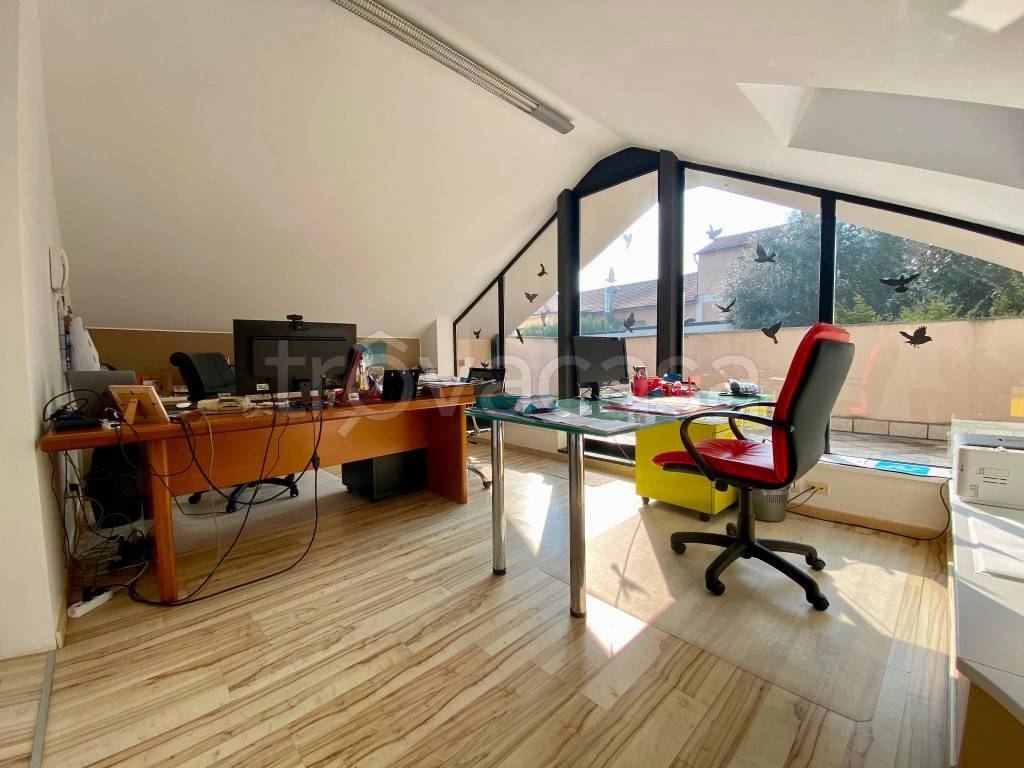ufficio in vendita a Milano in zona Casoretto