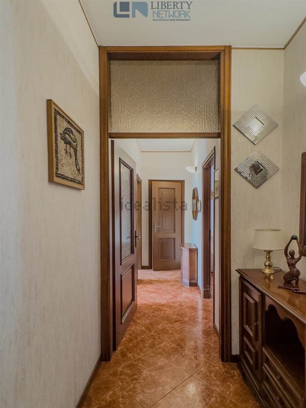 appartamento in vendita a Milano in zona Lorenteggio