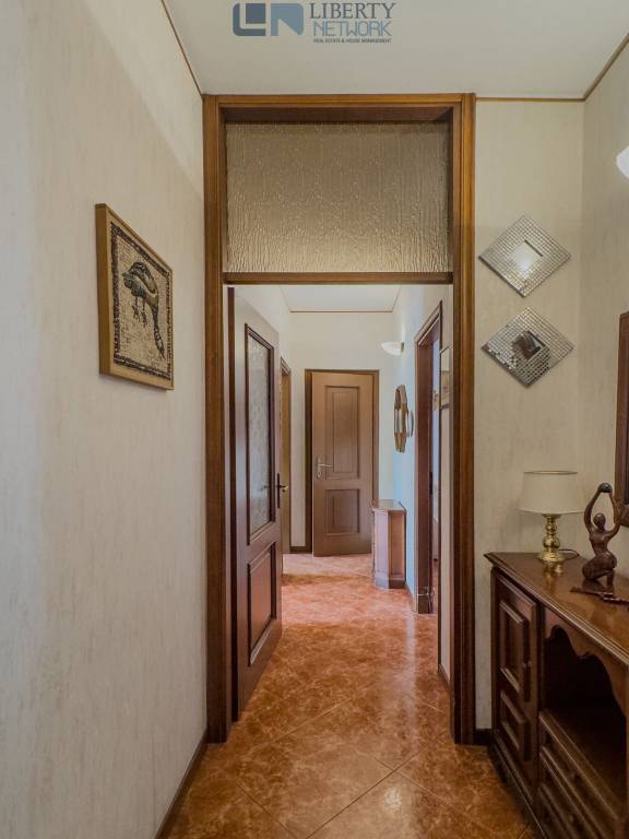 appartamento in vendita a Milano in zona Lorenteggio