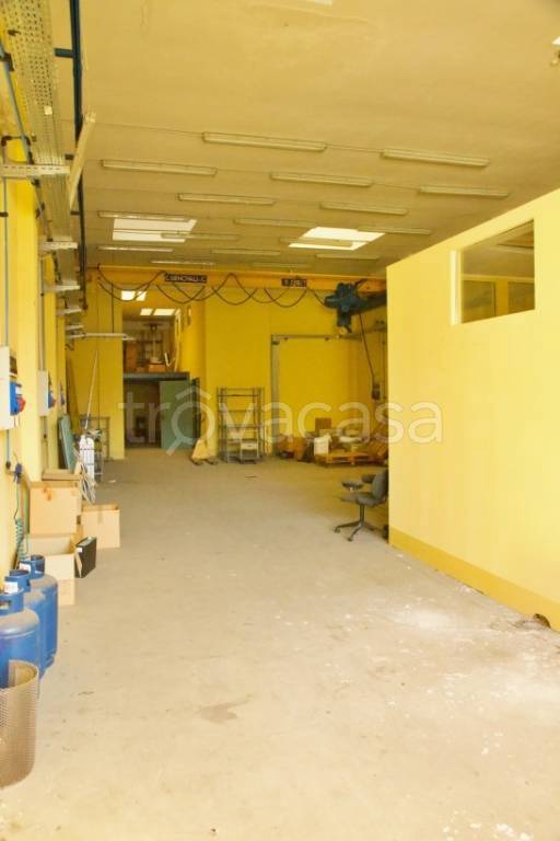 locale commerciale in vendita a Milano in zona Greco