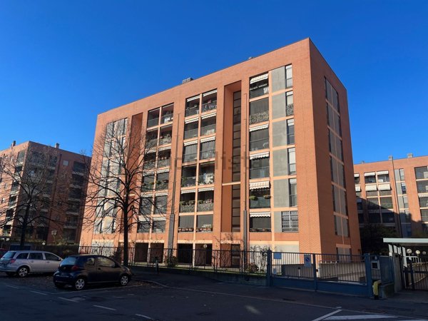 appartamento in vendita a Milano in zona Famagosta
