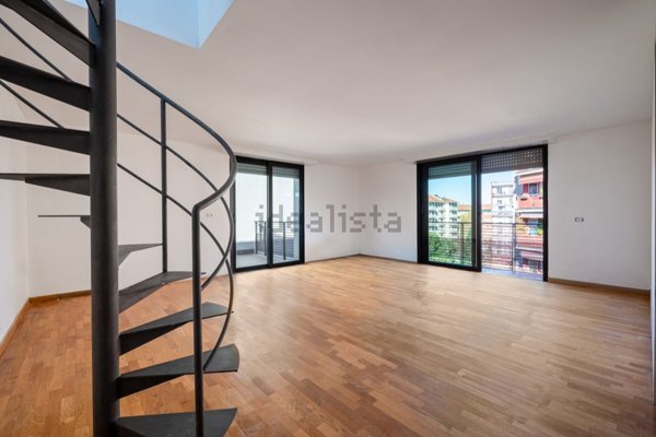 appartamento in vendita a Milano in zona Dergano