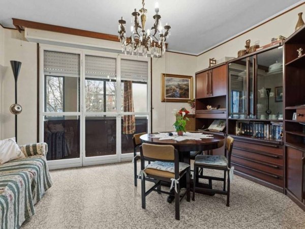 appartamento in vendita a Milano in zona Famagosta