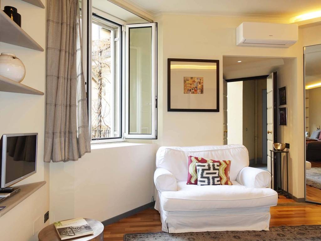 appartamento in vendita a Milano in zona Porta Nuova