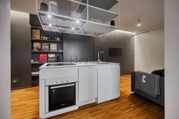 appartamento in vendita a Milano in zona Isola