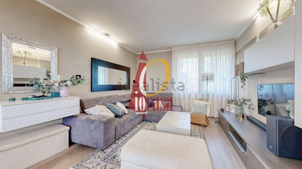 appartamento in vendita a Milano in zona Corvetto