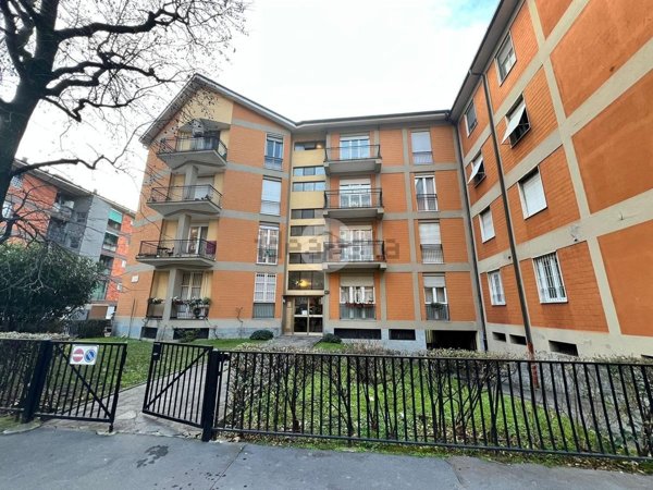 appartamento in vendita a Milano in zona Feltre