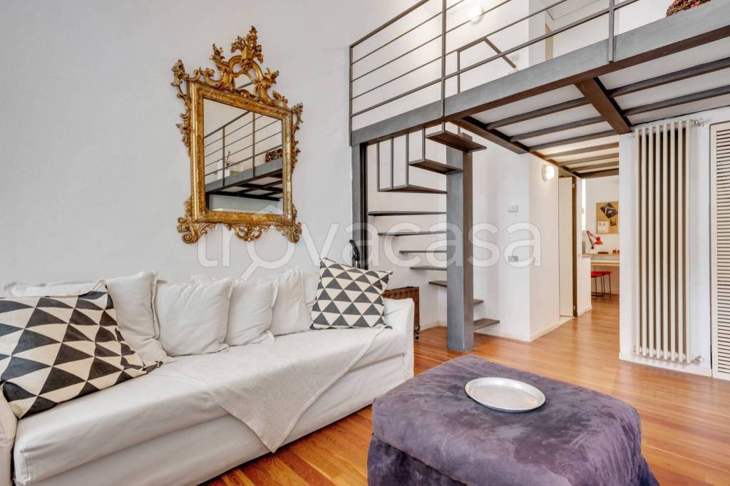 appartamento in vendita a Milano in zona Bocconi