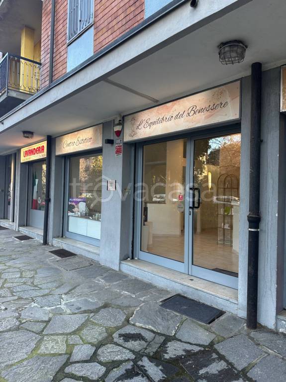 negozio in vendita a Milano in zona Forlanini