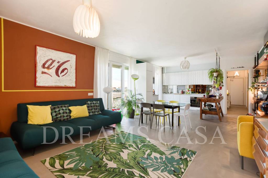 appartamento in vendita a Milano in zona Lambrate